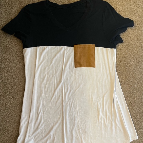 Women’s pocket tee - Picture 1 of 1